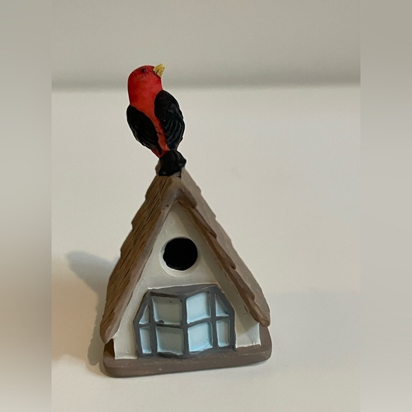 Lenox Scarlet Tanager On Birdhouse Thimble Miniature  1 7/8” - Home Decor - Bird - Picture 2 of 7